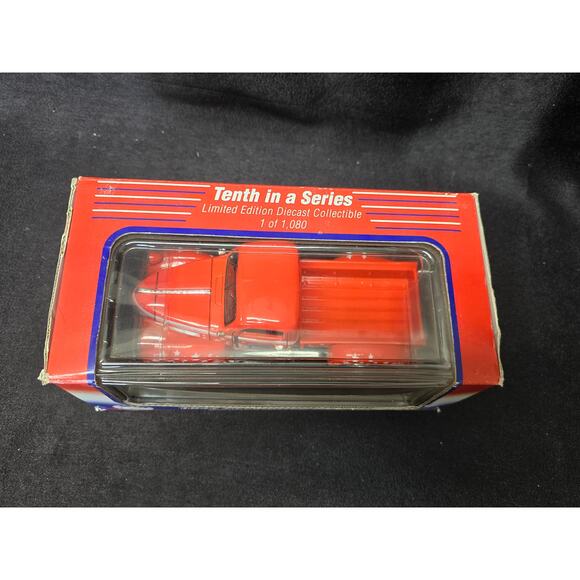 Motor Classic Sturgis 1941 Plymouth Pickup 1:24 Scale Diecast Replica 9-11 Car - Picture 5 of 10